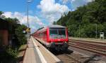 Die RB 59153 (Treuchtlingen - München Hbf) steht am 24.06.2015 in Reichertshausen(Ilm), am Zugende schiebt die 111 178-0.