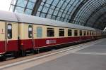 Der Avmz 111 (D-DB 61 80 19-95 029-3) eingereiht als Wagen 2 in den TEE Rheingold „Berliner Land“ am 18.04.2015 in Berlin Hauptbahnhof.