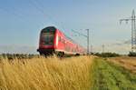 Nachschuß auf einen nach Aachen Hbf fahrenden RE4 bei Wickrathhahn am 12.7.2017