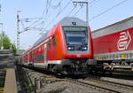 Dosto-Steuerwagen RE5 nach Koblenz Hbf, 146 267 schiebt, durch Remagen - 21.04.2018