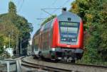 RE5 nach Emmerich, 145 276 zieht, durch Bonn-Friesdorf - 12.10.2015