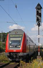 Eine Erinnerung an die Zeit als es noch warm war, der RE6 (4332) nach Dsseldorf Hbf wird in Minden (Westf.) bereitgestellt, Schublok war 146 018 31.7.09