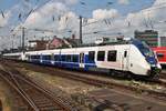 9442 160-9 und 9442 356-3 fahren am 4.7.2017 als RE7 (RE32539)  Rhein-Münsterland-Express  von Rheine nach Krefeld Hauptbahnhof aus dem Kölner Hauptbahnhof aus.