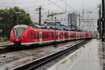 Einfahrt bei Regen in den HBF Köln. RE8 1440224 aus Mönchengladbach kommend mit Ziel Troisdorf am 16.06.2020 15.02 Uhr. 
