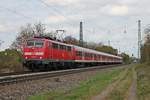 Einfahrt am Mittag des 13.04.2017 von der Freiburger 111 054 mit ihrer RB (Offenburg - Neuenburg (Baden)) in den Heitersheimer Bahnhof.