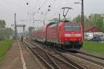 Am Morgen des 02.05.2013 schob 146 113-6  Baden-Wrttemberg erfahren  einen RE gen Norden nach Offenburg aus dem Bahnhof von Kenzingen aus.