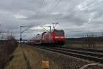 Hier schiebt 146 111-0  Baden-Württemberg erfahren  am 03.01.2014 den RE 26506 (Basel Bad Bf - Offenburg) westlich von Hügelheim in Richtung Freiburg (Brsg) Hbf.