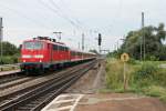 Einfahrt am 02.09.2014 von der Freiburger 111 064 mit einer RB (Offenburg - Schliengen) in Orschweier.
