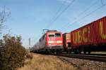 Am 31.10.2014 fuhr die 111 060-0  1000 Jahre Gundelfingen  mit einer RegionalBahn (Offenburg - Neuenburg (Baden)) bei Hügelheim ihrem vorletzten Zwischenhalt in Müllheim (Baden) entgegen.