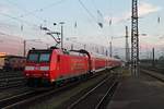 Nachschuss am 05.08.2015 auf die Freiburger 146 113-6  Baden Württemberg erfahren/Lankreis Ortenau , die ihren RE (Basel Bad Bf - Offenburg) aus dem Startbahnhof in Richtung Weil am Rhein schob.