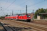 Mit einem RE (München Hbf - Mühldorf) fuhr am 25.08.2015 die Mühldorfer 245 009 durch München Heimeranplatz in Richtung Ostbahnhof.