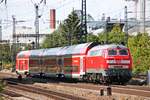 Nachschuss am 25.08.2015 auf die bestens gepflegte Mühldorfer 218 421-6, als sie ihren RE (Mühldorf - München Hbf) durch München Heimeranplatz gen Zielbahnhof schob.