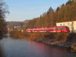 Ein morgendlicher RE nach Jena Saalbahnhof erreicht am 25.