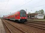 Entlastungszug RE 18531 auf dem Abschnitt der RE 5 zwischen Neustrelitz Hbf und Berlin Hbf bei der Durchfahrt im Bf Nassenheide am 29.04.2012.