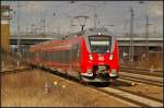 DB 442 325 als RE7 nach Wnsdorf-Waldstadt am 07.04.2013 in Berlin Schnefeld Flughafen 