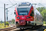 RE 9 zwischen Rügenbrücke und Bahnhof Stralsund Rügendamm.