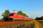 Die 182 0123 mit dem Kreuzfahrer von Berlin-Gesundbrunnen nach Rostock-Seehafen am 31.08.2018 in Nassenheide.