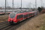 442 337 als S2(Güstrow-Warnemünde)bei der Einfahrt im Rostocker Hbf.04.12.2016