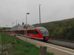 DB 642 729 + 642 695 als RB 34877 von Nebra nach Naumburg (S) Ost, am 13.09.2014 am Haltepunkt in Karsdorf.