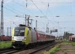 182 595 erreicht am 01.August 2015 mit der RB 16326 nach Eisenach den Bahnhof Großkorbetha