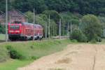 Nachschu auf die RB 16224 die am 24.06.2013 auf dem Weg nach Groheringen ist, hier ist Sie am B zwischen Uhlstdt und Rudolstadt, Schublok ist 143 178-2.