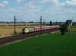 ES 64 U2-018 verlsst am 15.August 2013 mit einer RB nach Eisenach den Bahnhof Seebergen Richtung Gotha.