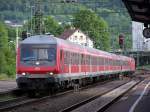 Einfahrt eines RE-Zuges im Bahnhod Aalen, dieser Zug kam von Stuttgart Hbf und fuhr um 18.35 Uhr zurck nach Stuttgart Hbf, am Ende des Zuges hing eine Br.146. Aufgenommen am 12.05.07