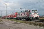 Einfahrt am 11.12.2016 von der neuen Freiburger 146 227-4  Bahnprojekt Stuttgart-Ulm  mit ihrer RB (Offenburg - Neuenburg (Baden)) über das Überholgleis in den Bahnhof von Müllheim