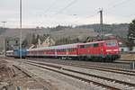 Nachschuss auf die Freiburger 111 062-6  Neuenburg am Rhein , welche am 20.02.2017 ihre RB (Basel Bad Bf - Offenburg) in den Bahnhof von Efringen-Kirchen schob, und fuhr dabei an der EGP 140 678-4 vorbei.