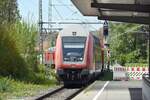 FRIEDRICHSHAFEN (Bodenseekreis), 04.05.2023, IRE3 von Schaffhausen bei der Einfahrt in den Endbahnhof Friedrichshafen Hafen; dieser Zug fährt nach kurzer Pause als IRE3 zurück nach