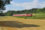 111 082 mit IRE 4229 von Stuttgart HBF nach Lindau HBF.Aufgenommen bei Ebersbach an der Fils am 17.8.2013.Eher eine ungewhnliche Bespannung wenn man bedenkt das die IRE`S Stuttgart-Lindau mit der BR