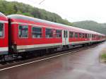 Am 10.5.13 war einer der letzten Klotzgebremsten n-Wagen auf der RB Linie Stuttgart Geislingen unterwegs. 
Der Wagen ist ein Bnz449.4 mit der Nummer 50 80 22-33 615-2.