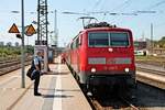 Einfahrt am 26.08.2015 von 111 226-7 mit ihrem RE (Nürnberg Hbf - Regensburg Hbf) auf Gleis 109 in den Zielbahnhof.