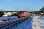 Am 06. Januar 2017 hatte 111 187 die RB 59156 nach Treuchtlingen am Haken und durcheilte die winterliche Hallertau. Bei Dörfl entstand diese Aufnahme und bildete gleichzeitig den Abschluss meines kleinen Ausfluges.