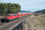 111 227-5 als RE 4854 von München Hbf nach Nürnberg Hbf bei Parsberg, 04.03.2017