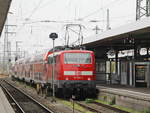 Nürnberg Hbf, Ausfahrt 111 066-7 mit dem RE 4856 von München am 04.