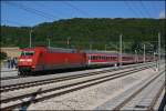 101 096 rollt am 07.07.07 mit dem RE4037, von Nrnberg nach Mnchen, in den Bahnhof Kinding (Altmhltal) ein.