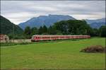 RB 30105 ist vor dem Kaiser Gebirge auf dem Weg nach Kufstein.