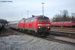 Mit vereinten Krften ziehen 218 432-3 und 218 431-5 den RE (!) Allgu am 18.03.09 aus dem Kemptener Bahnhof in Richtung Sden.
