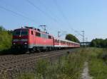 111 222-6 mit RB kurz nach der Abfahrt in Thngersheim, 19.08.2009