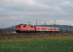 111 176 ist am 11.Dezember 2011 mit der RB 59358 nach Saalfeld(S) bei Halach unterwegs.