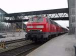 218 426-5 bei ihrer Ankunft in Mhldorf (Oberbay) mit einem Regionalzug aus Mnchen Hbf. (05.04.2012) 