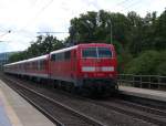 111 206 schiebt RE 4613 Frankfurt/Main - Wrzburg durch Veitshchheim.
Gute 2 Stunden braucht der Zug von Frankfurt bis zum Endhalt in Wrzburg. 30.07.2012