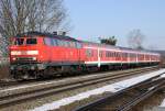 Die 218 461-2 mit dem RE von Mnchen nach Memmemingen in Kaufering am 04.03.2013