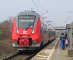 442 273-9 erreicht am 30. Mrz 2013 als Regionalbahn von Saalfeld (Saale) nach Bamberg den Haltepunkt Stockheim (Oberfr).
