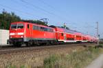 Die 111 221-8 zieht einen Verstrker RE in Mering St. Afra von Mnchen nach Treutlingen am 16.07.2013