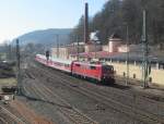 111 107-9 erreicht am 10. März 2014 mit einer RB aus Bamberg den Bahnhof Kronach.