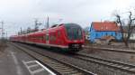 440 320 + 440 325 sind als RB Würzburg Hbf. - Treuchtlingen unterwegs und befahren somit die gesamte Strecke 5321 auf 140 Km, für eine RB eigentlich eher selten. Die beiden  Möpse  fahren gerade aus dem Bahnhof Gunzenhausen aus. Bis zum Ziel Treuchtlingen sind es noch knappe 24 Km. 13.03.2016