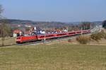 Die Fotostelle bei Paindorf hat durch den Streckenausbau zwischen München und Ingolstadt an Charme verloren. Die neuen Oberleitungsmasten und die Lärmschutzwand sind doch recht dominant. Trotzdem ist sie immer noch einen Besuch wert, mit dem Bild des München-Nürnberg-Express RE 4015, geführt von 101 115, bin ich durchaus zufrieden. Oberpaindorf, 10. März 2015.