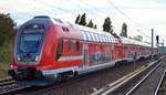 RE5 nach Rostock Hbf mit 445 008 ... am 15.10.18 Berlin-Pankow.